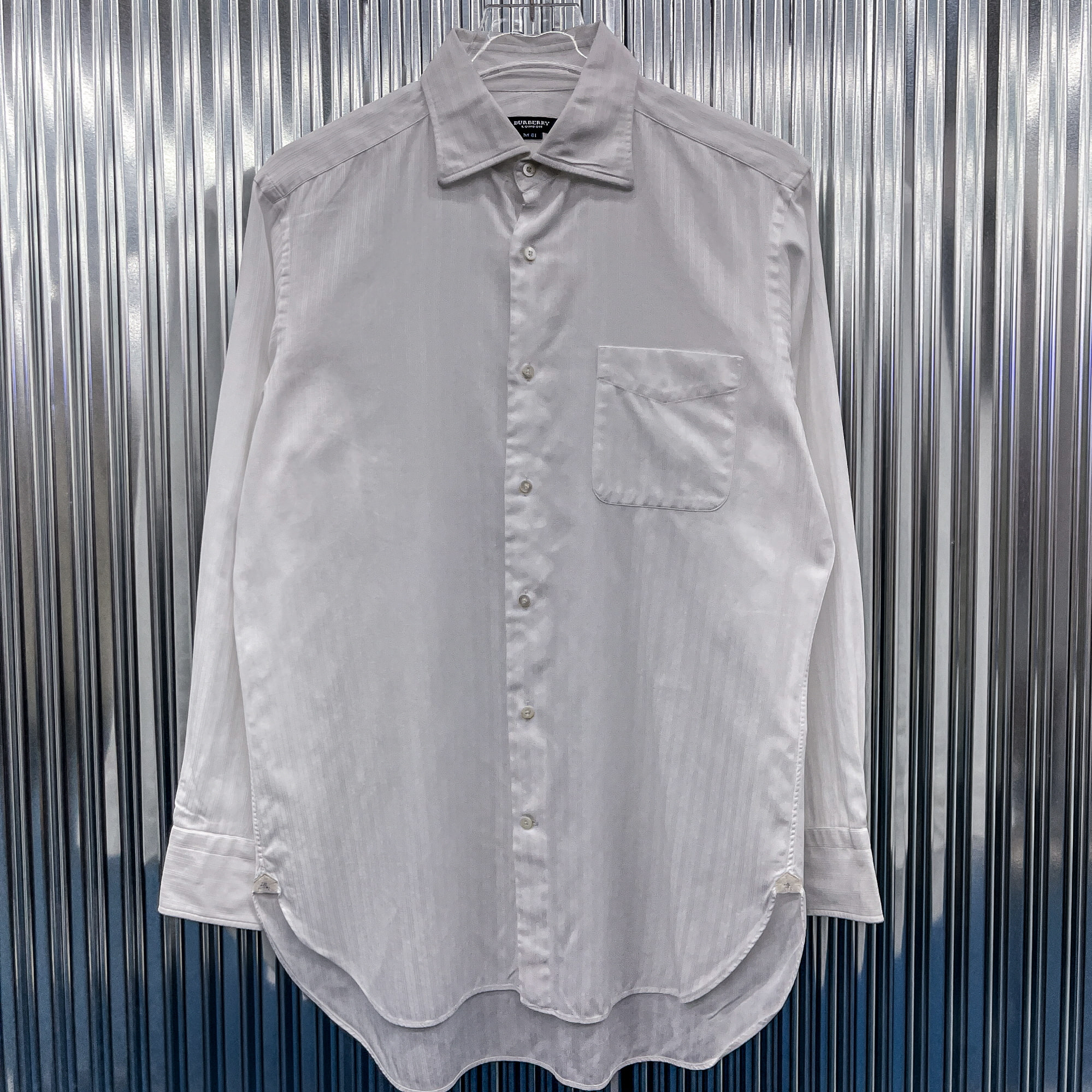 버버리 런던 화이트 드레스 셔츠 (국내 M) X300